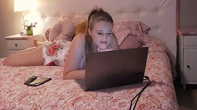 Neonstar online show from February 2025 09:31:02 PM