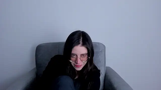 Snapshot of HazelKush chatting on November 2025 09:37:02 PM HazelKush online show from November 2025 09:37:02 PM