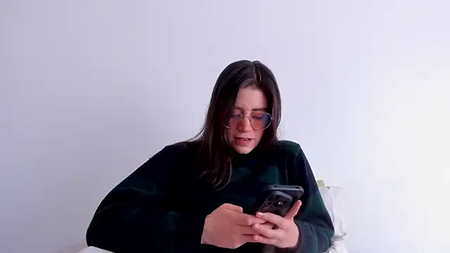 HazelKush online show from December 2025 02:09:01 PM