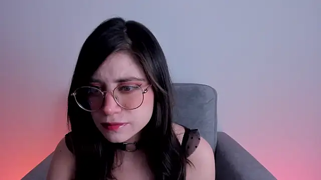 Snapshot of HazelKush chatting on December 2025 10:43:02 PM HazelKush online show from December 2025 10:43:02 PM