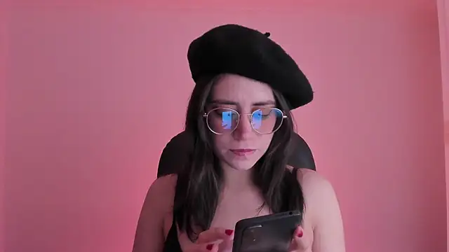 Snapshot of HazelKush chatting on October 2025 09:24:02 PM HazelKush online show from October 2025 09:24:02 PM