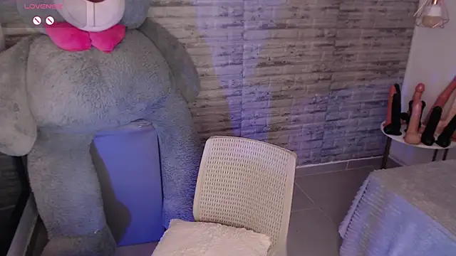 TinnaCobb online show from March 2026 10:44:01 AM