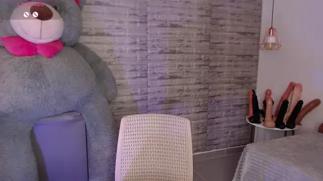 TinnaCobb online show from March 2026 04:18:02 PM