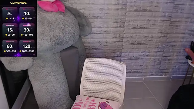 TinnaCobb online show from October 2025 04:16:01 PM