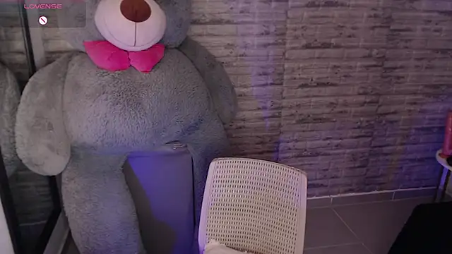 TinnaCobb online show from March 2026 04:34:02 PM