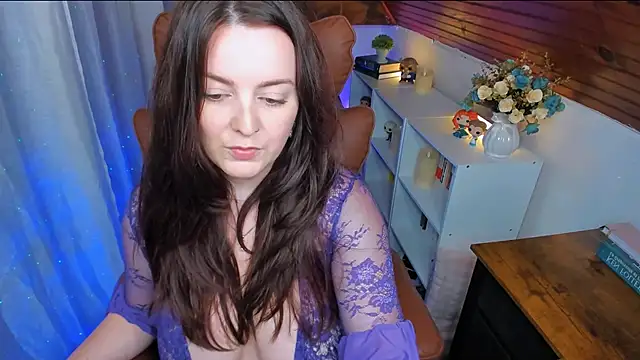 Snapshot of ErinMarshall chatting on September 2025 03:04:01 PM ErinMarshall online show from September 2025 03:04:01 PM