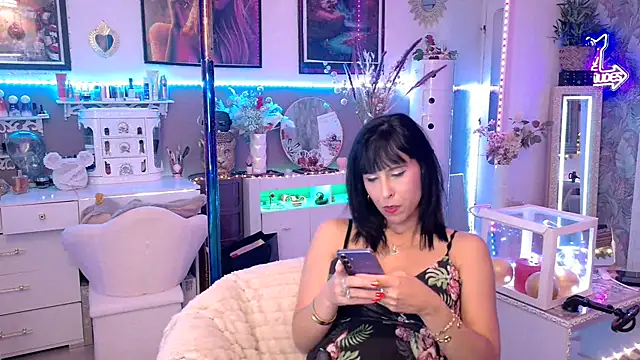 misscectito13 online show from May 2026 01:11:01 AM