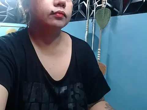 Snapshot of ambersmile chatting on November 2025 09:53:01 PM ambersmile online show from November 2025 09:53:01 PM