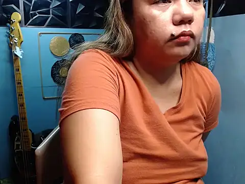 ambersmile online show from March 2026 10:33:02 PM