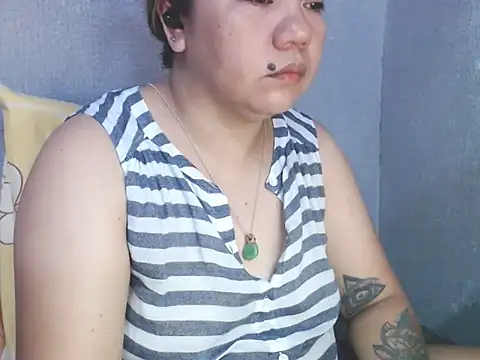 ambersmile online show from April 2026 11:28:01 PM