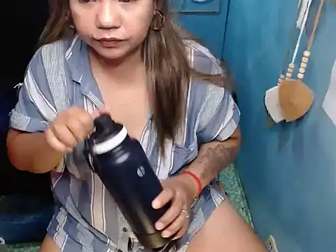 Snapshot of ambersmile chatting on December 2025 11:10:01 PM ambersmile online show from December 2025 11:10:01 PM