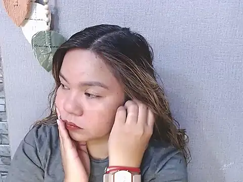 ambersmile online show from March 2026 11:43:02 PM