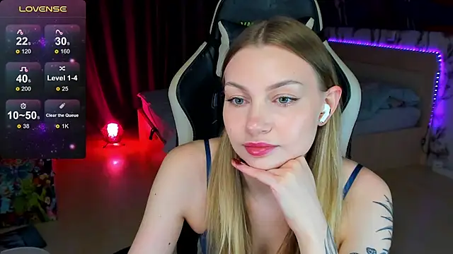 BiMolly online show from October 2025 12:20:01 AM