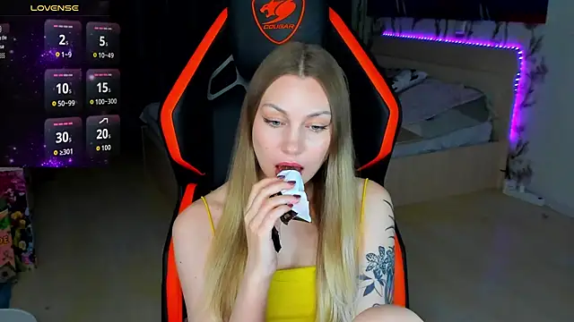 BiMolly online show from April 2026 12:56:01 AM