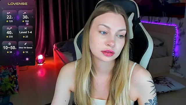 BiMolly online show from November 2025 03:16:02 PM