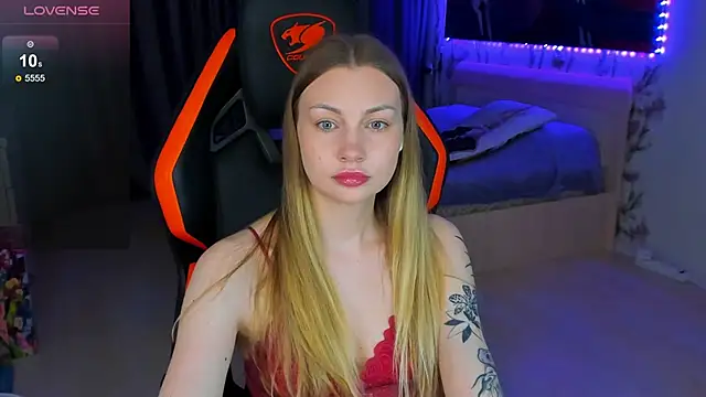 BiMolly online show from June 2026 06:35:02 PM