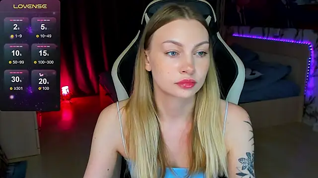 BiMolly online show from October 2025 06:15:02 AM