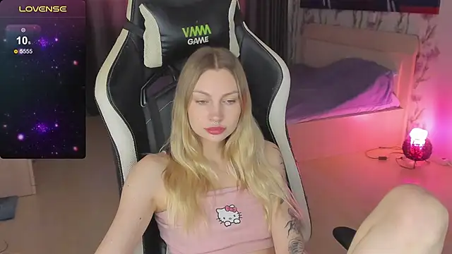 BiMolly online show from March 2025 08:45:01 AM