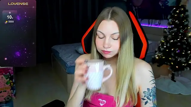 BiMolly online show from January 2026 10:57:01 PM