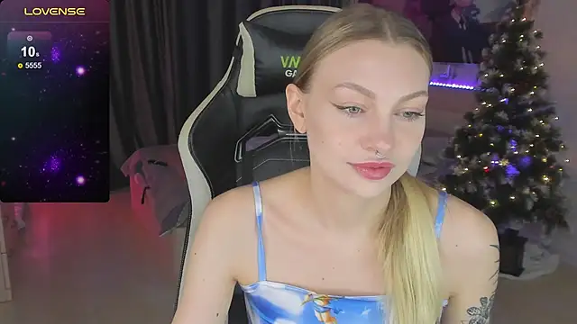 BiMolly online show from February 2025 01:35:02 AM