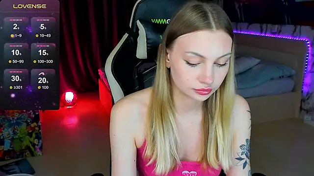 BiMolly online show from October 2025 03:38:01 AM