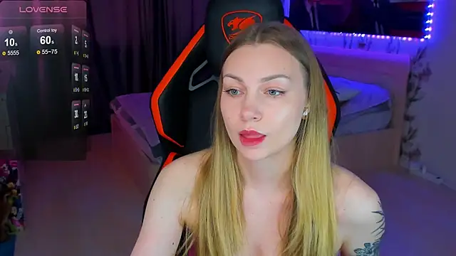 Snapshot of BiMolly chatting on May 2026 03:01:02 AM BiMolly online show from May 2026 03:01:02 AM