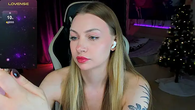 BiMolly online show from December 2025 11:18:01 PM