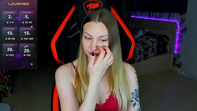 BiMolly online show from March 2026 08:36:02 PM