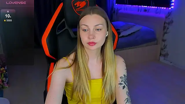 BiMolly online show from June 2026 08:14:02 PM