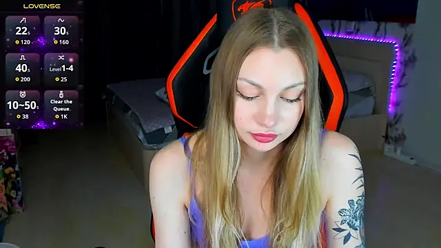 BiMolly online show from April 2026 11:50:02 PM