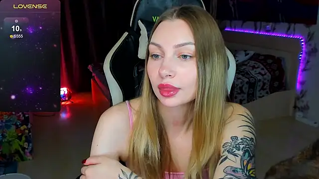 BiMolly online show from November 2025 11:38:02 PM