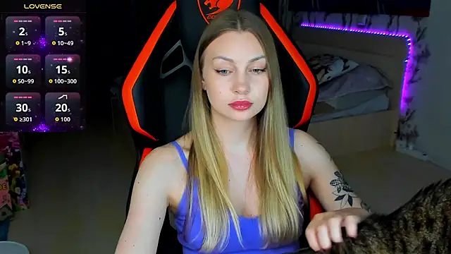 BiMolly online show from April 2026 11:22:01 PM