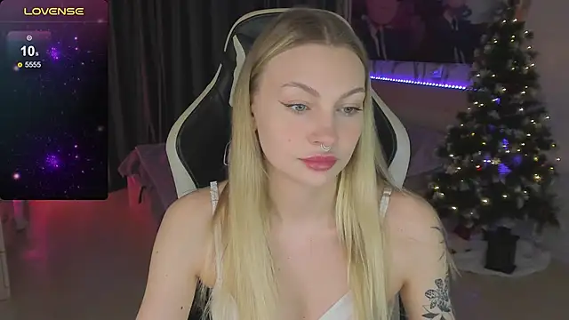 BiMolly online show from February 2025 12:17:02 AM