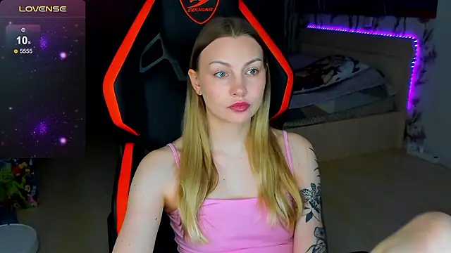 BiMolly online show from February 2026 01:11:01 PM