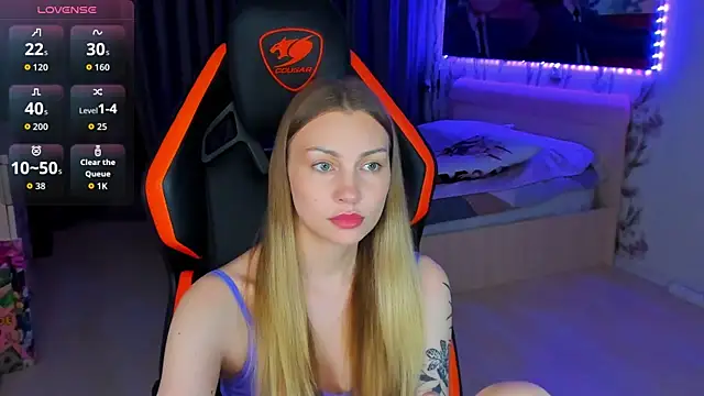 BiMolly online show from August 2026 09:01:01 PM
