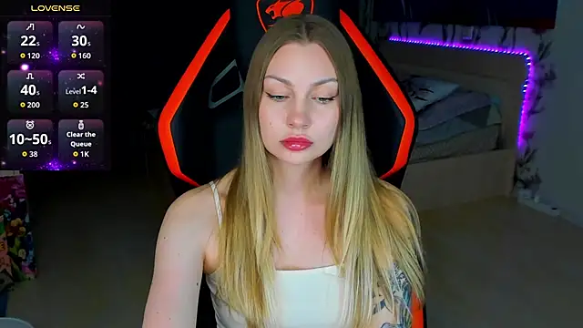 BiMolly online show from March 2026 06:39:01 PM