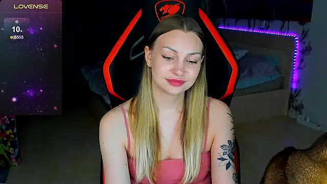 BiMolly online show from March 2026 07:48:02 PM