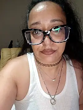 PichyPrettyPussy online show from October 2025 06:19:01 PM