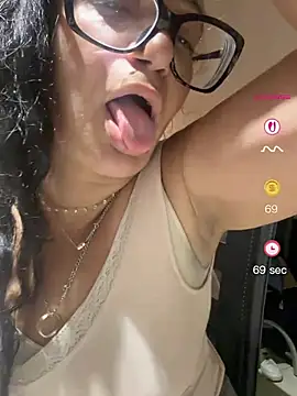 PichyPrettyPussy online show from April 2026 03:02:02 PM