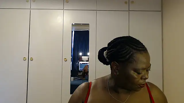 MatureBoobsDiva online show from October 2025 02:36:02 PM