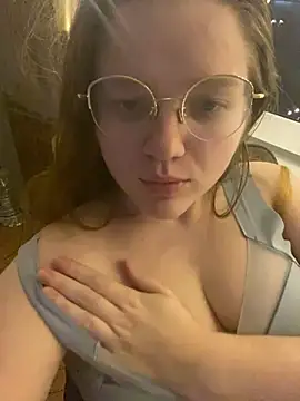 Snapshot of -MimmiLissa- chatting on December 2024 10:01:02 PM -MimmiLissa- online show from December 2024 10:01:02 PM