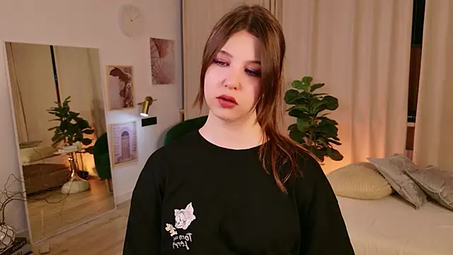 ElizaMild online show from June 2026 01:20:02 PM