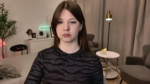 ElizaMild online show from April 2026 01:13:02 PM