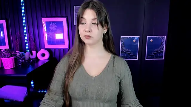 Snapshot of ElizaMild chatting on December 2025 01:21:01 PM ElizaMild online show from December 2025 01:21:01 PM