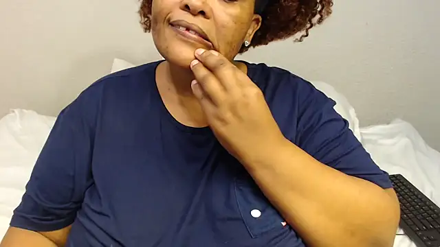 zandile online show from November 2025 08:13:01 PM