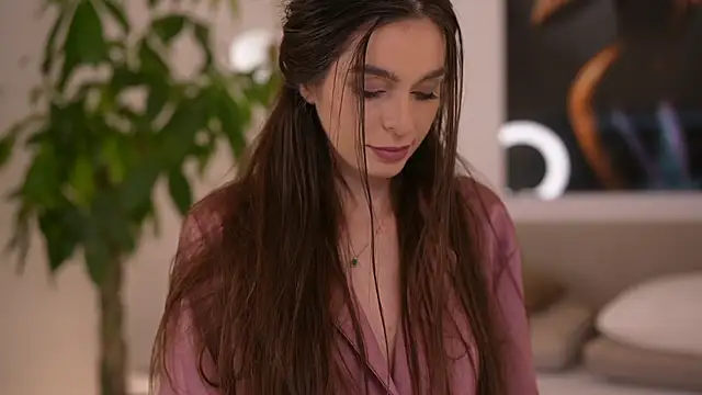 Snapshot of DoviaClaire chatting on October 2025 07:42:02 AM DoviaClaire online show from October 2025 07:42:02 AM