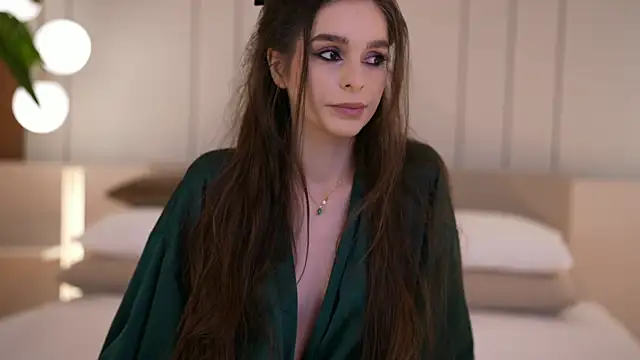 DoviaClaire online show from December 2025 07:54:02 AM