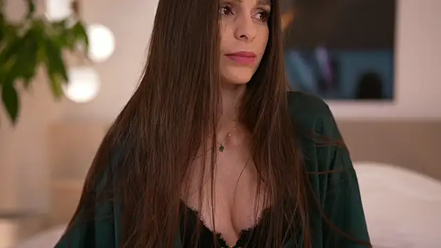 Snapshot of DoviaClaire chatting on November 2025 07:46:01 AM DoviaClaire online show from November 2025 07:46:01 AM