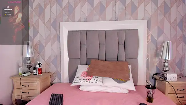 Princsgirl  online show from October 2025 07:38:02 PM