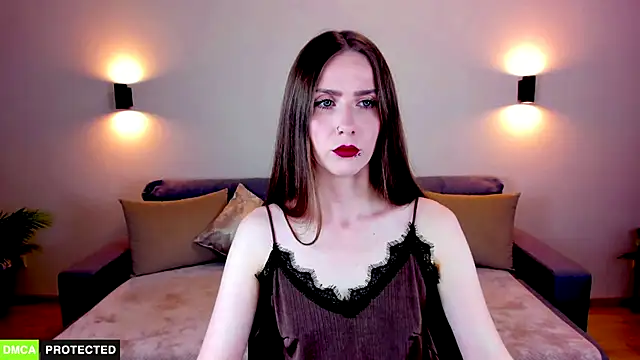 TheWoman   online show from December 2025 06:56:02 PM